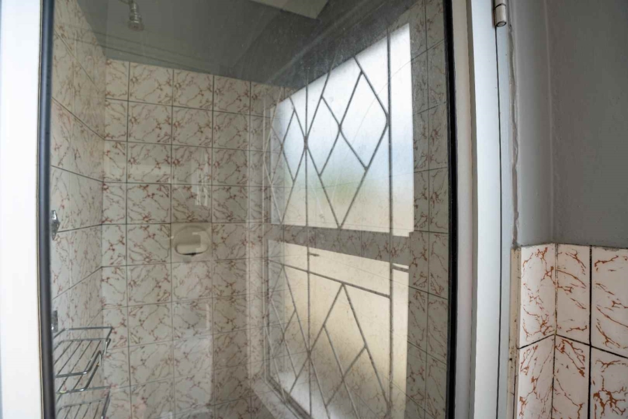 5 Bedroom Property for Sale in Electric City Western Cape